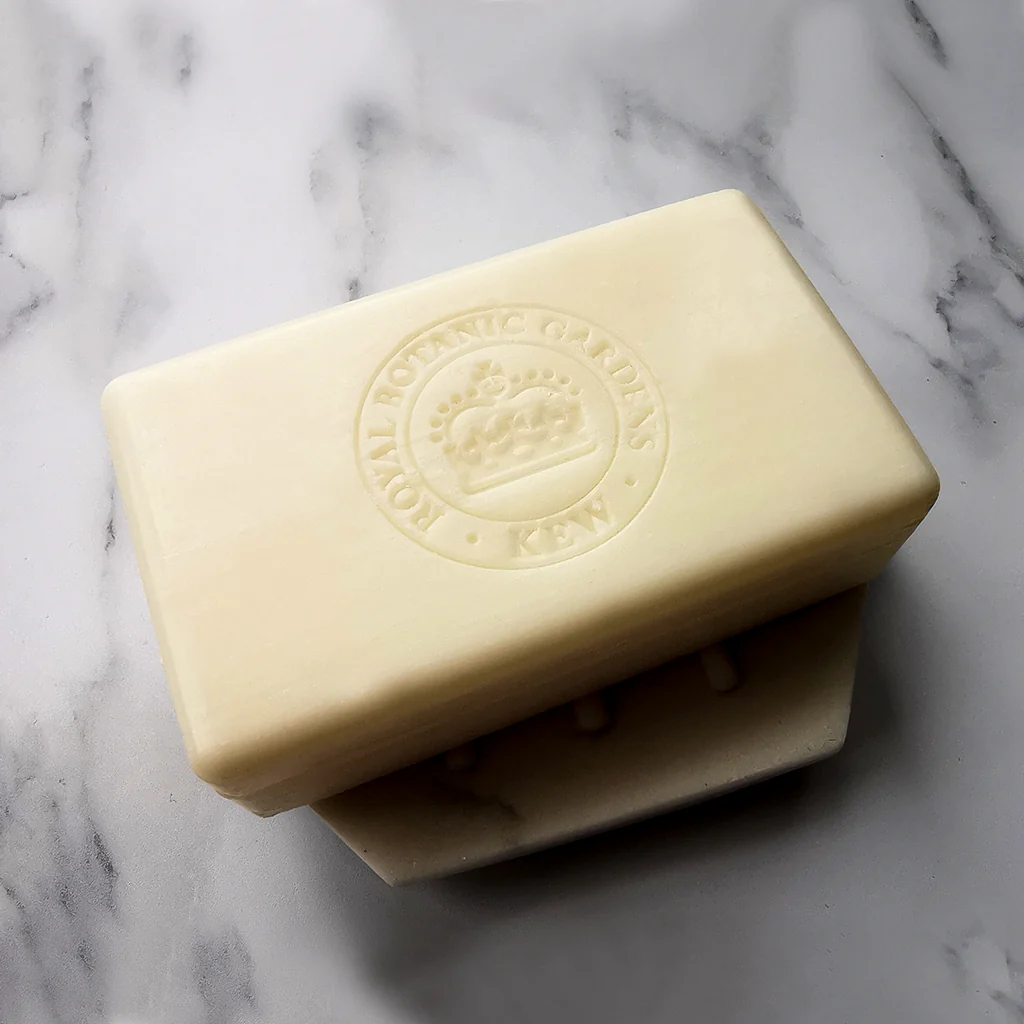 The English Soap Company Kew Gardens, Fig And Grape Soap - Image 4